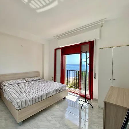 Elios - Luxury * Brancaleone Marina